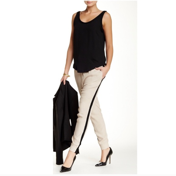 NWT- Willow & Clay Jogger Pants - Size Small - Picture 3 of 3